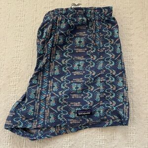 Patagonia baggies 5” inseam